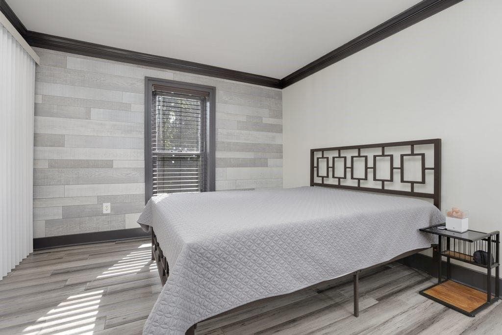 1 bedroom, 1 bathroom, 816 sq ft condominium for sale at 24212 Plantation Drive, Atlanta, GA 30324 — photo 9