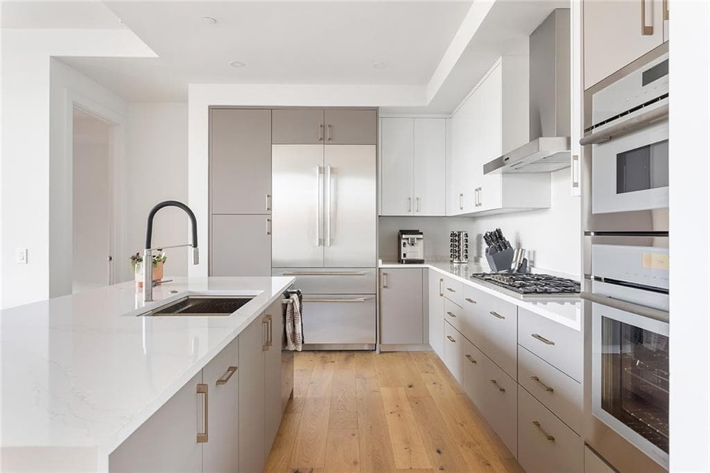 2 bedroom, 3 bathroom, 1,474 sq ft condominium for sale at 2425 Peachtree Road 612, Atlanta, GA 30305 — photo 4