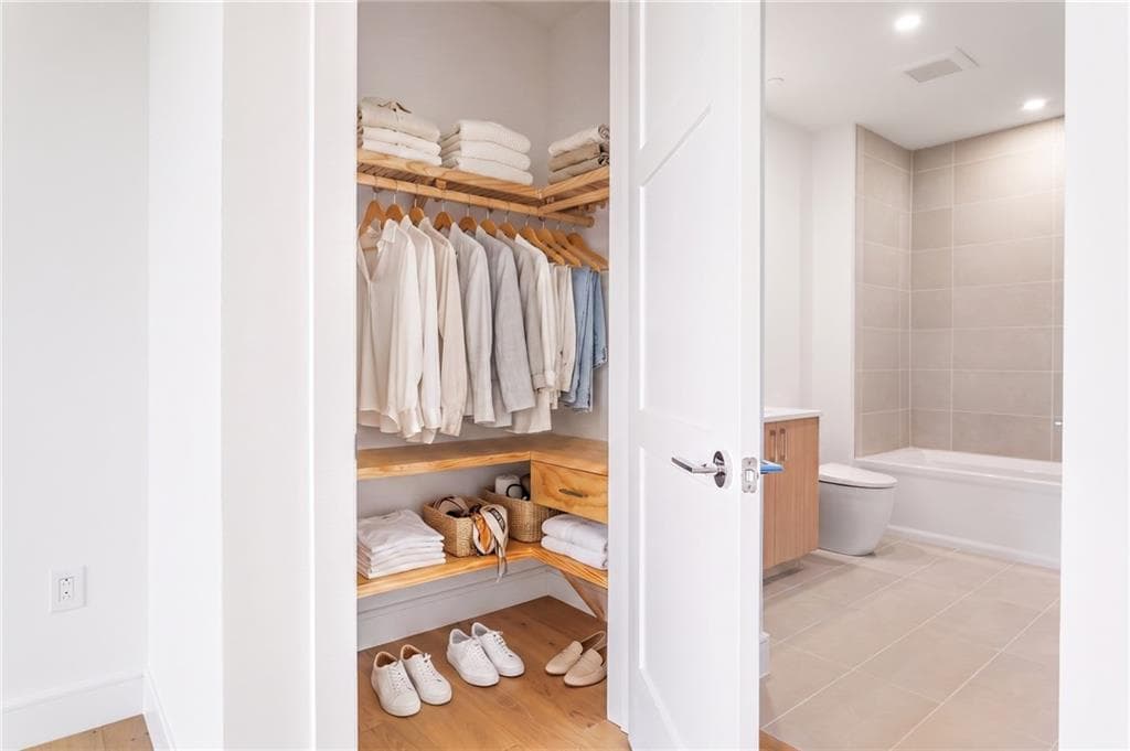 2 bedroom, 3 bathroom, 1,474 sq ft condominium for sale at 2425 Peachtree Road 612, Atlanta, GA 30305 — photo 10
