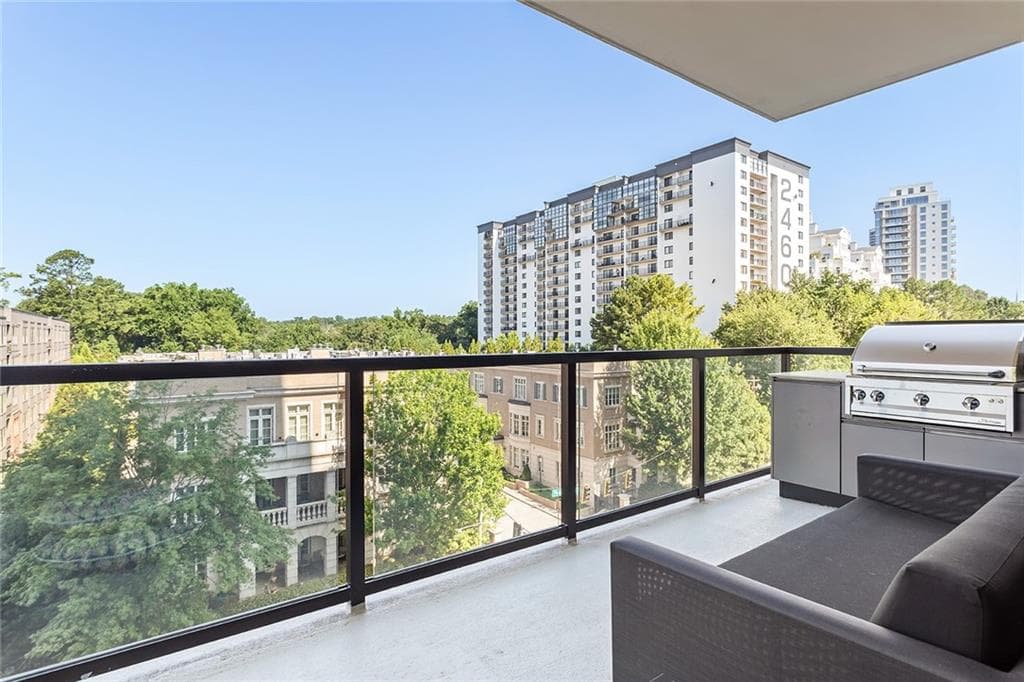 2 bedroom, 3 bathroom, 1,474 sq ft condominium for sale at 2425 Peachtree Road 612, Atlanta, GA 30305 — photo 7