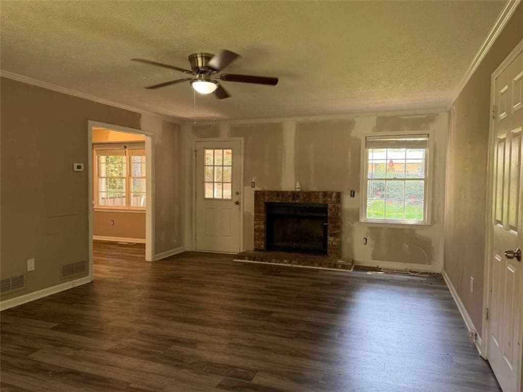 4 bedroom, 2 bathroom, 2,059 sq ft single family residence under contract at 35 Brookside Drive, Villa Rica, GA 30180 — photo 3