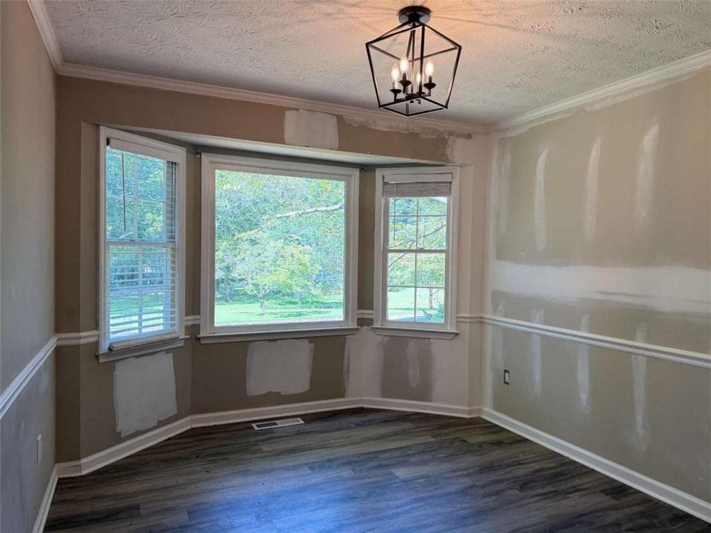4 bedroom, 2 bathroom, 2,059 sq ft single family residence under contract at 35 Brookside Drive, Villa Rica, GA 30180 — photo 6