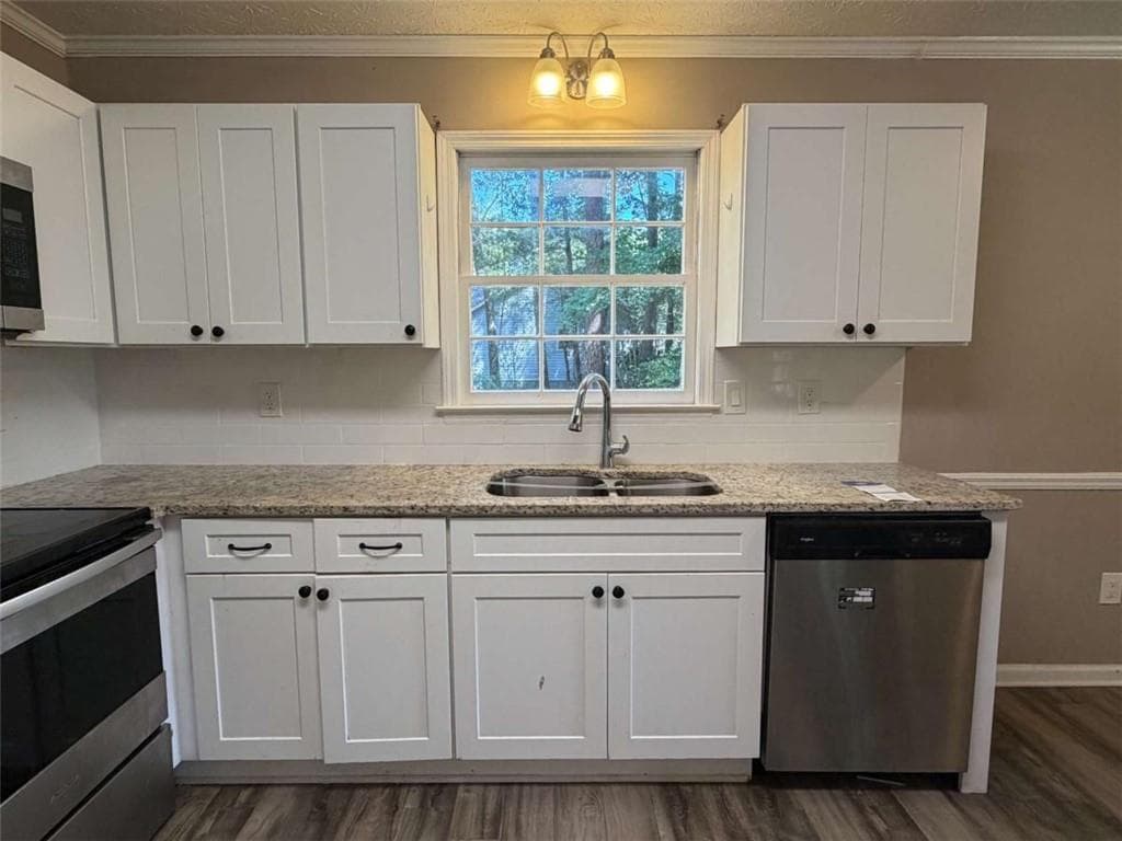 4 bedroom, 2 bathroom, 2,059 sq ft single family residence under contract at 35 Brookside Drive, Villa Rica, GA 30180 — photo 9