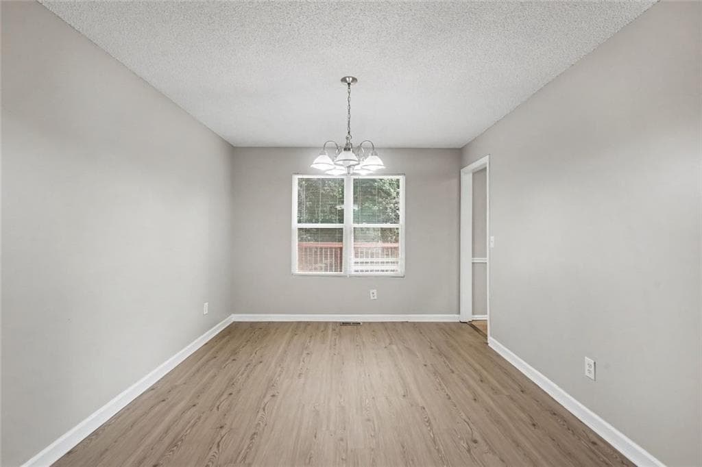 3 bedroom, 2 bathroom, 1,680 sq ft single family residence under contract at 1476 Chaseway Circle, Powder Springs, GA 30127 — photo 10