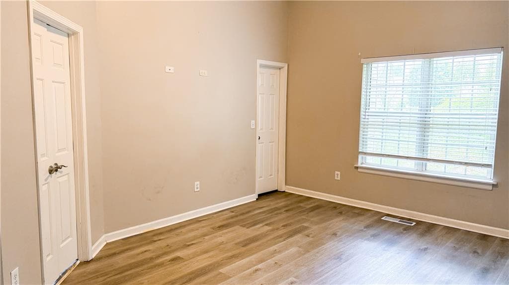 3 bedroom, 3 bathroom, 1,913 sq ft single family residence for sale at 3339 Benthollow Lane, Duluth, GA 30096 — photo 7