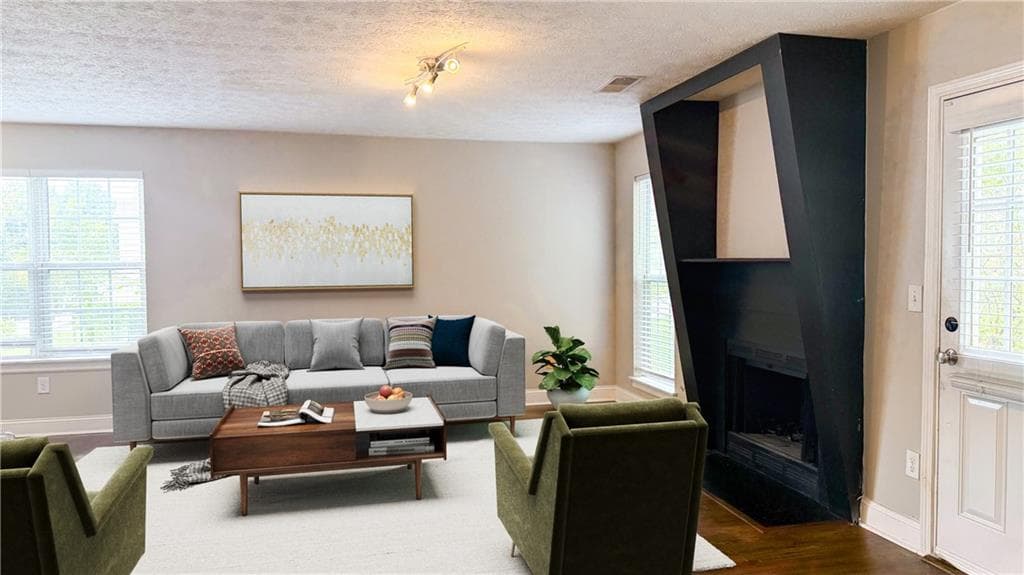 3 bedroom, 3 bathroom, 1,913 sq ft single family residence for sale at 3339 Benthollow Lane, Duluth, GA 30096 — photo 8