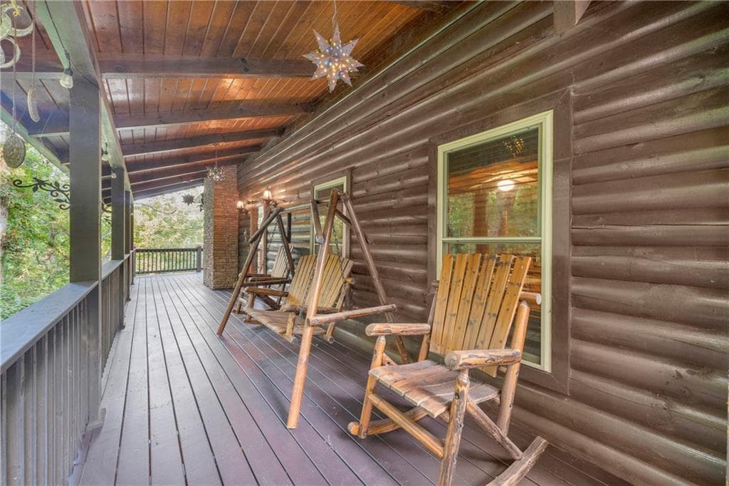 3 bedroom, 3 bathroom, 2,580 sq ft single family residence for sale at 5427 Little River Circle, Gainesville, GA 30506 — photo 4