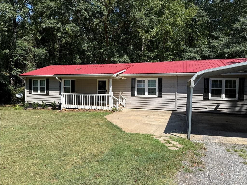 3 bedroom, 2 bathroom, 1,700 sq ft single family residence for sale at 435 S Unity Grove Road, Locust Grove, GA 30248 — photo 2