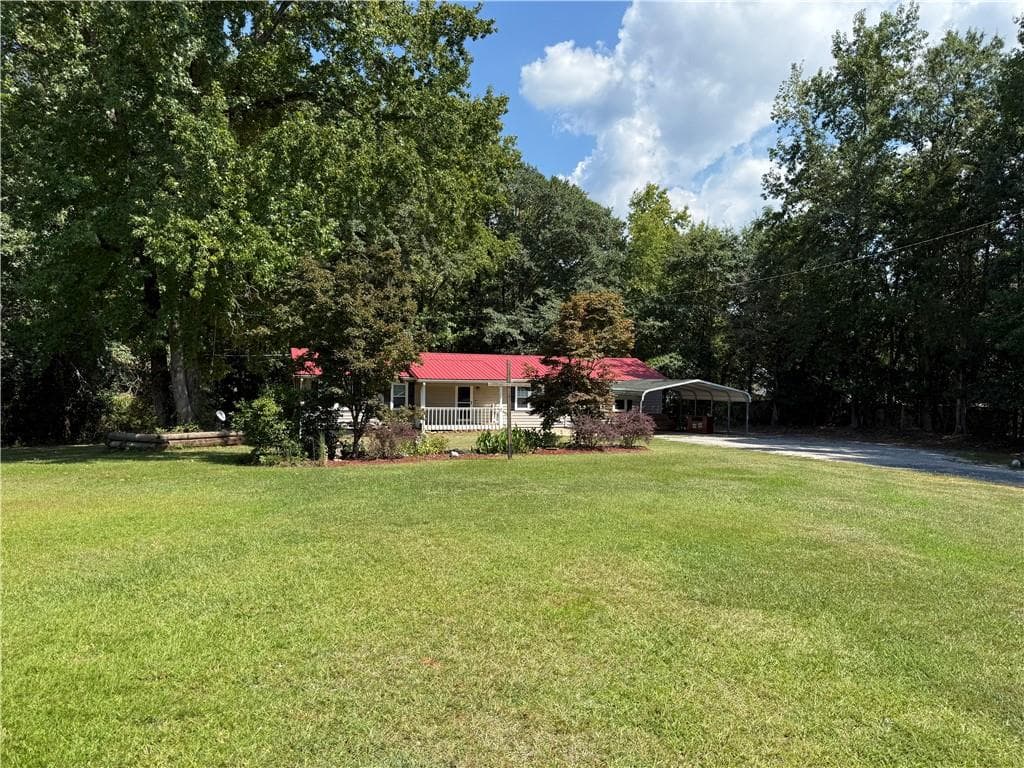 3 bedroom, 2 bathroom, 1,700 sq ft single family residence for sale at 435 S Unity Grove Road, Locust Grove, GA 30248 — photo 5