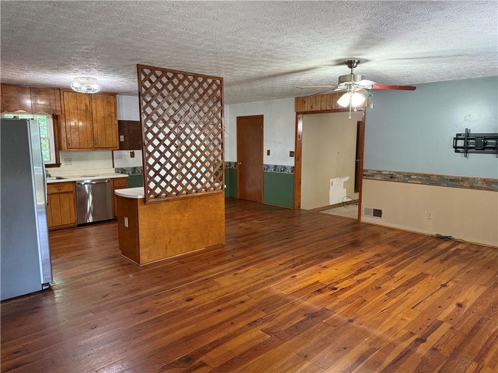 3 bedroom, 2 bathroom, 1,700 sq ft single family residence for sale at 435 S Unity Grove Road, Locust Grove, GA 30248 — photo 7