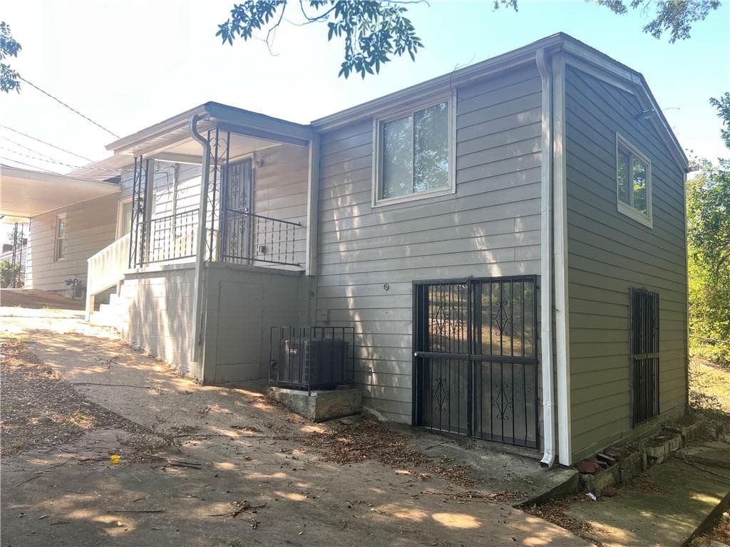 4 bedroom, 2 bathroom, 2,201 sq ft single family residence for sale at 307 Johnson Street, LaGrange, GA 30241 — photo 3