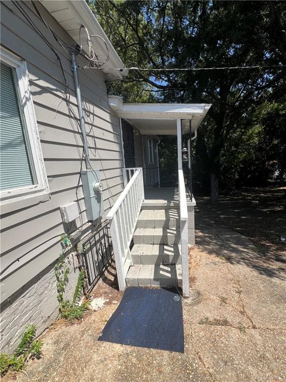 4 bedroom, 2 bathroom, 2,201 sq ft single family residence for sale at 307 Johnson Street, LaGrange, GA 30241 — photo 9
