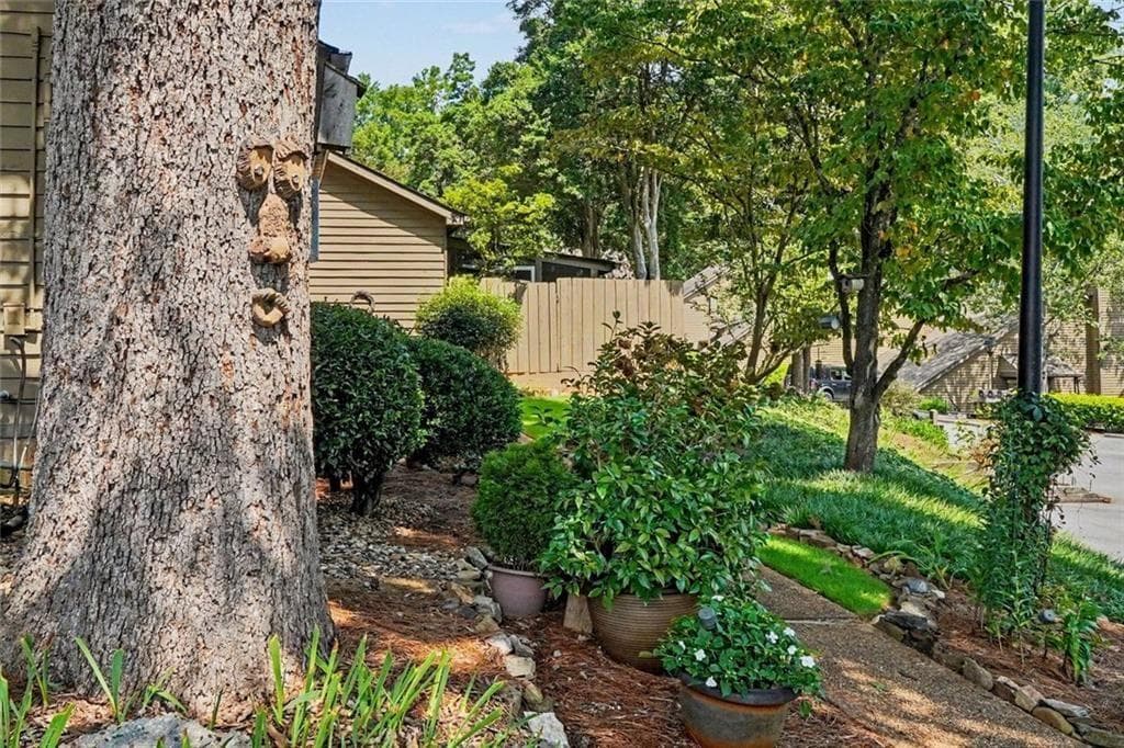 3 bedroom, 3 bathroom, 2,751 sq ft condominium for sale at 4173 D'Youville Trace, Brookhaven, GA 30341 — photo 4