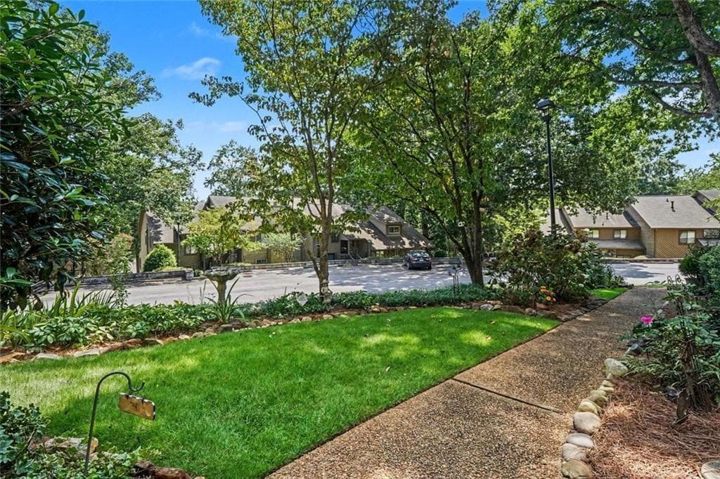 3 bedroom, 3 bathroom, 2,751 sq ft condominium for sale at 4173 D'Youville Trace, Brookhaven, GA 30341 — photo 6