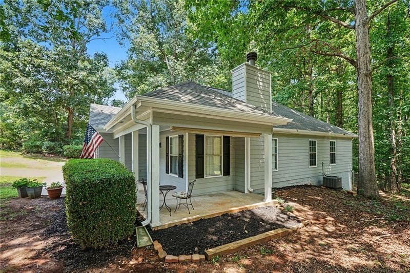 3 bedroom, 2 bathroom, 1,492 sq ft single family residence for sale at 50 Mountainside Lane, Covington, GA 30016 — photo 3