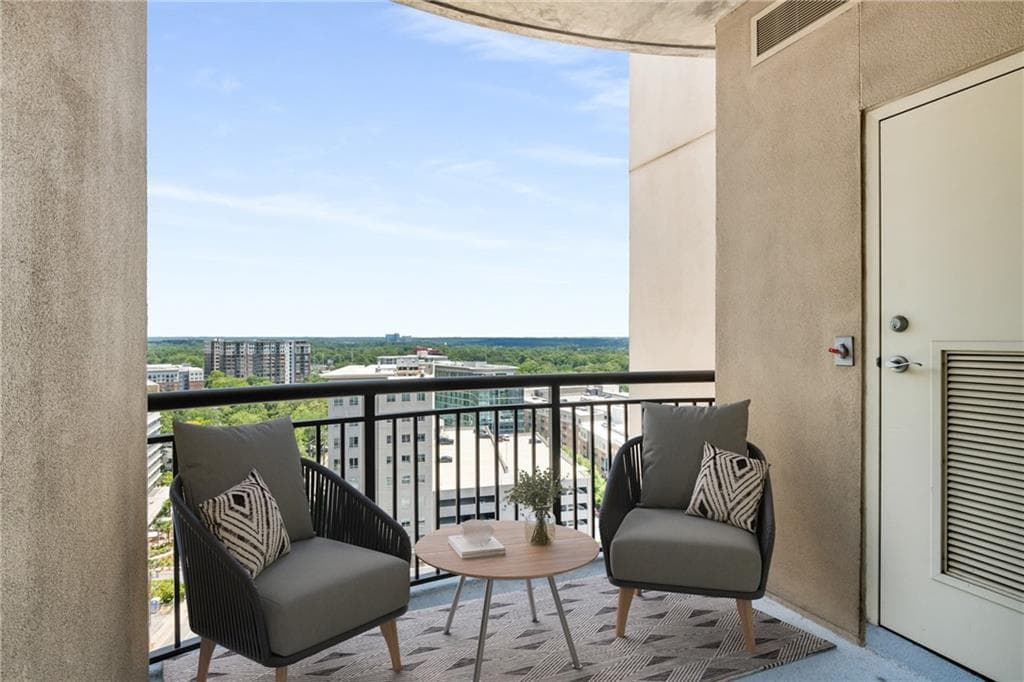 1 bedroom, 1 bathroom, 869 sq ft condominium for sale at 325 E Paces Ferry Road 1704, Atlanta, GA 30305 — photo 7