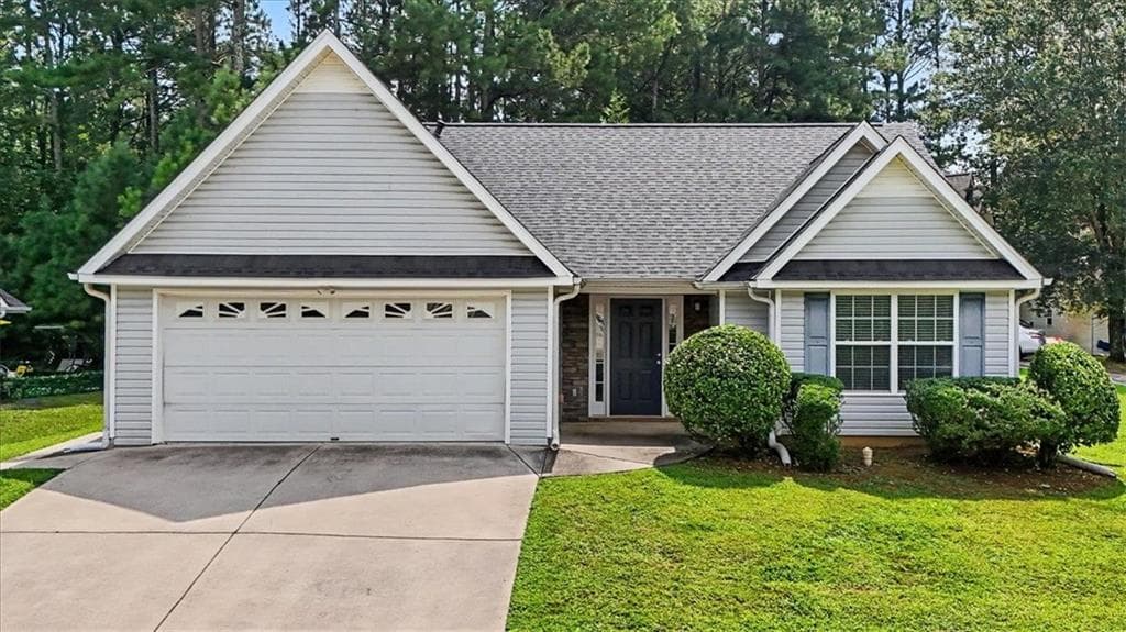 3 bedroom, 2 bathroom, 1,359 sq ft single family residence for sale at 211 W Bridge Drive, Dallas, GA 30157