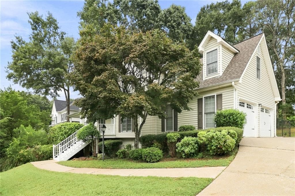 3 bedroom, 3 bathroom, 2,284 sq ft single family residence for rent at 318 Magnolia Drive, Douglasville, GA 30134 for $2,550 a month — photo 2