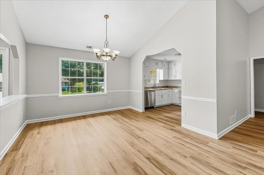 3 bedroom, 4 bathroom, 1,734 sq ft single family residence under contract at 132 Edwards Way, Stockbridge, GA 30281 — photo 7