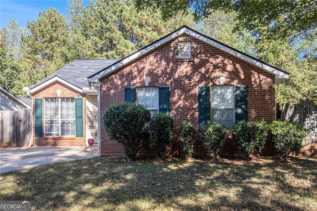 3 bedroom, 2 bathroom, 1,210 sq ft single family residence for sale at 3383 Homeward Trail, Ellenwood, GA 30294
