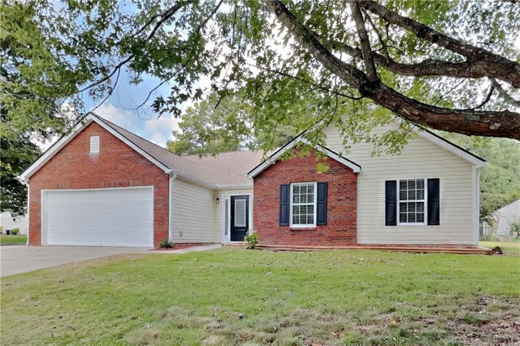 3 bedroom, 2 bathroom, 2,134 sq ft single family residence for rent at 410 Crestbend Lane, Powder Springs, GA 30127 for $2,050 a month — photo 1 of 20
