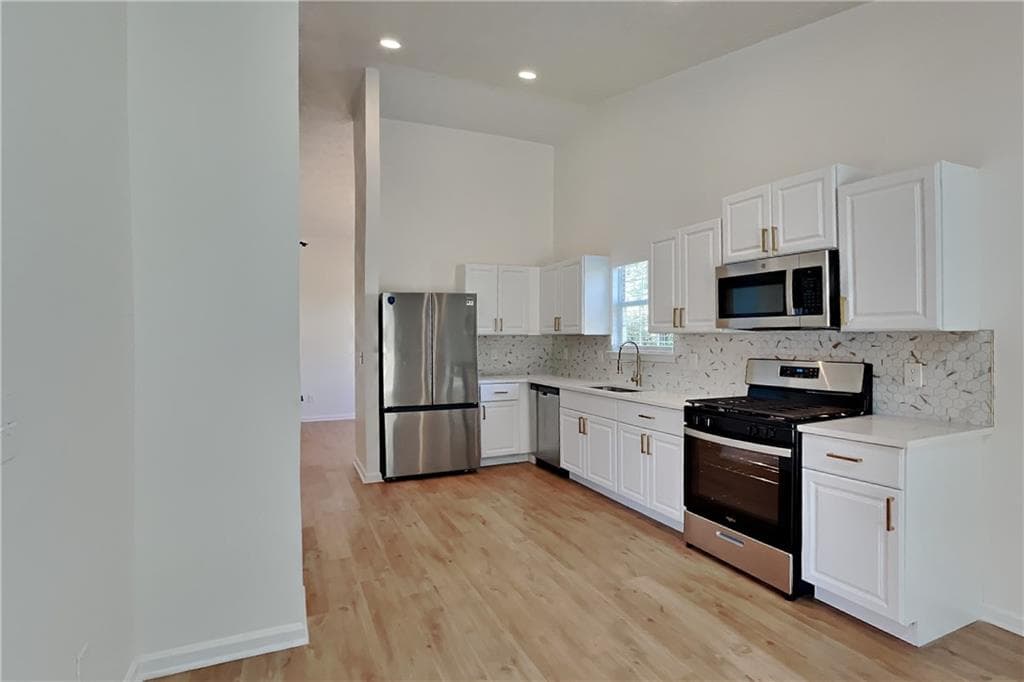 3 bedroom, 2 bathroom, 2,134 sq ft single family residence for rent at 410 Crestbend Lane, Powder Springs, GA 30127 for $2,050 a month — photo 5