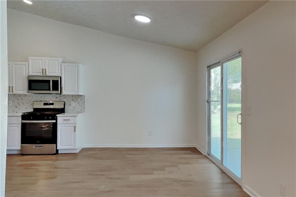 3 bedroom, 2 bathroom, 2,134 sq ft single family residence for rent at 410 Crestbend Lane, Powder Springs, GA 30127 for $2,050 a month — photo 6