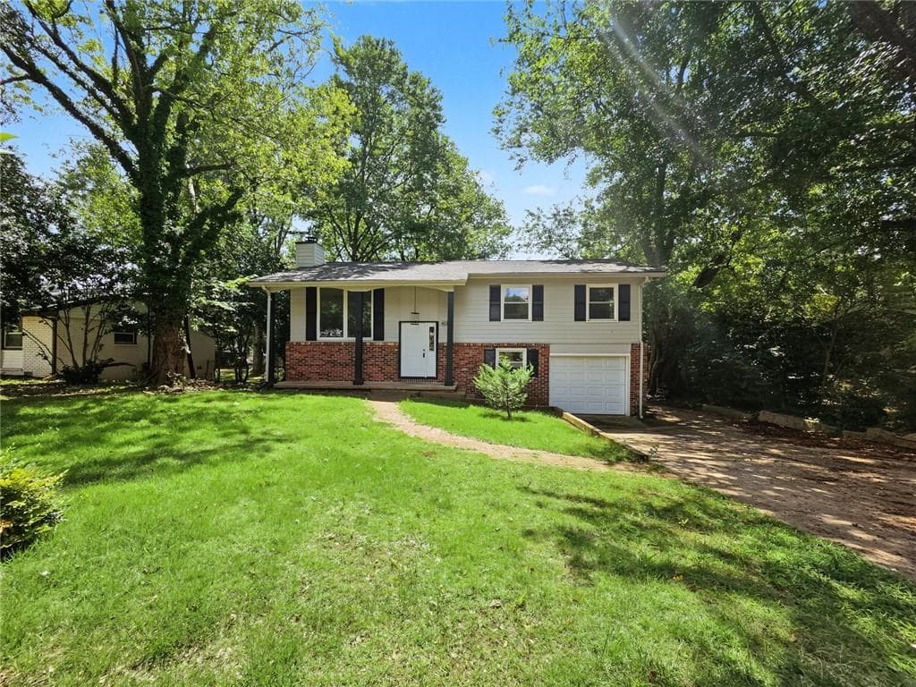 4 bedroom, 2 bathroom, 1,943 sq ft single family residence for sale at 4339 Sasanqua Court, Tucker, GA 30084 — photo 2