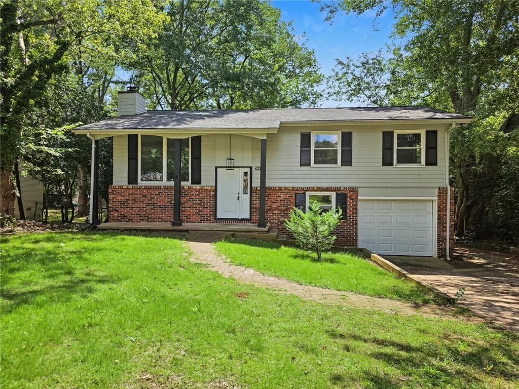 4 bedroom, 2 bathroom, 1,943 sq ft single family residence for sale at 4339 Sasanqua Court, Tucker, GA 30084 — photo 3