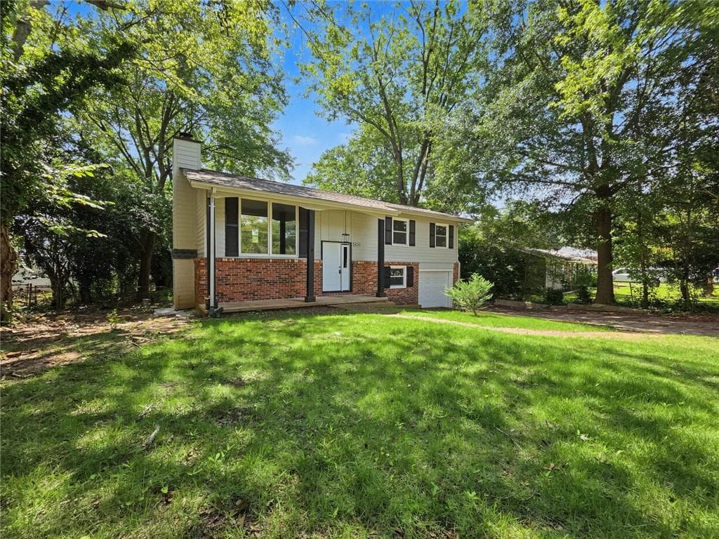 4 bedroom, 2 bathroom, 1,943 sq ft single family residence for sale at 4339 Sasanqua Court, Tucker, GA 30084 — photo 4
