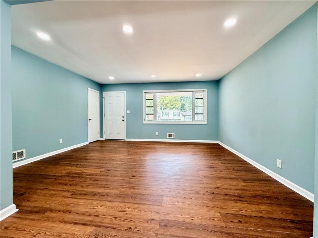 3 bedroom, 2 bathroom, 1,226 sq ft single family residence for sale at 4707 City View Drive, Forest Park, GA 30297 — photo 7