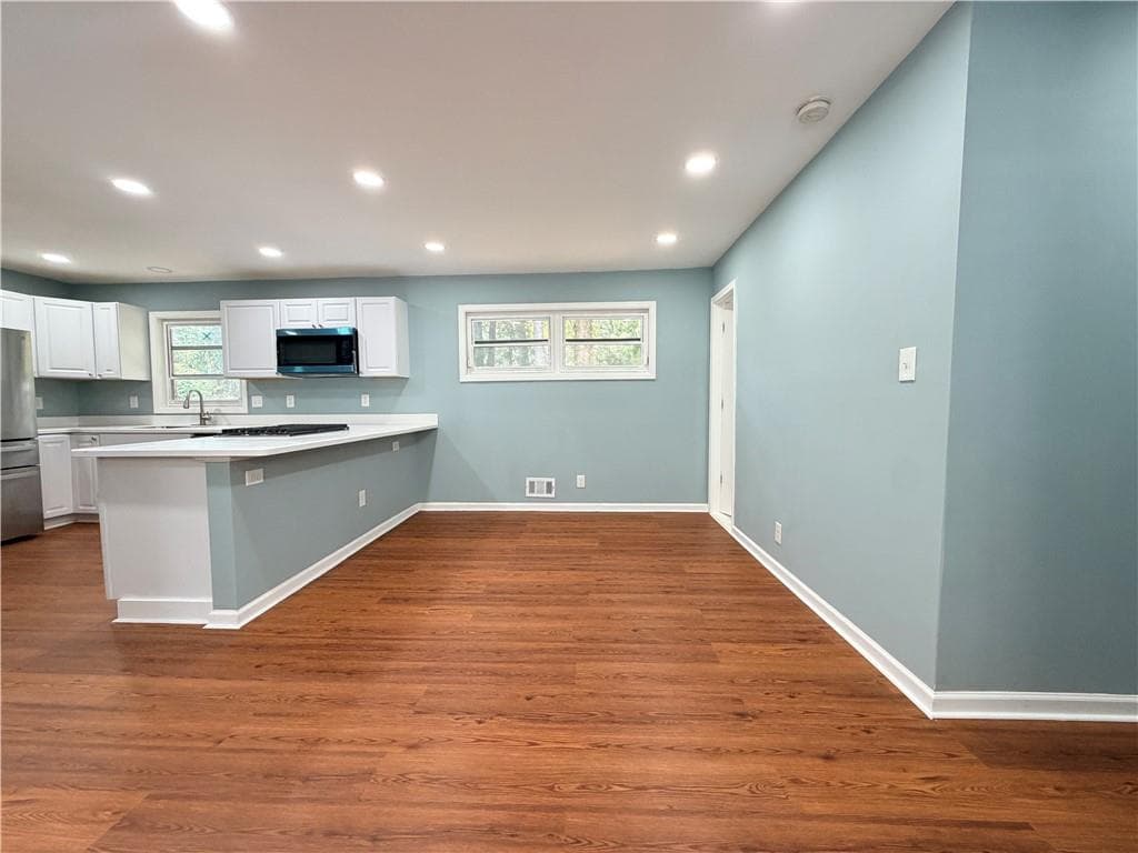 3 bedroom, 2 bathroom, 1,226 sq ft single family residence for sale at 4707 City View Drive, Forest Park, GA 30297 — photo 8
