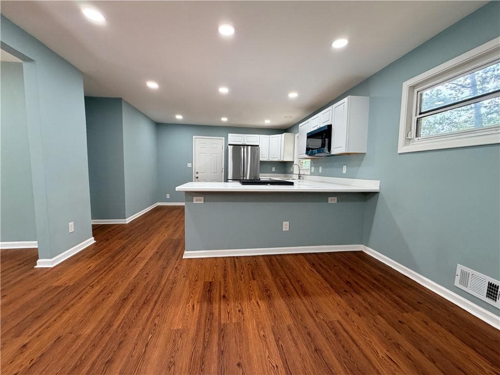 3 bedroom, 2 bathroom, 1,226 sq ft single family residence for sale at 4707 City View Drive, Forest Park, GA 30297 — photo 9