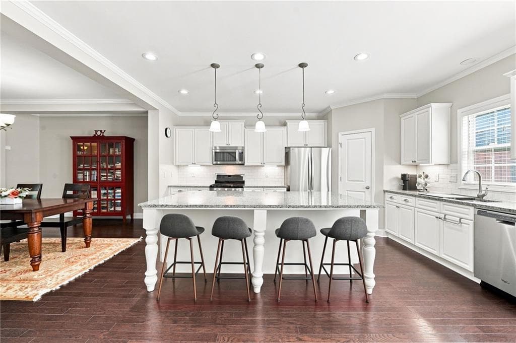 3 bedroom, 4 bathroom, 2,160 sq ft townhouse for sale at 7603 Lowery Oak Drive, Roswell, GA 30075 — photo 9
