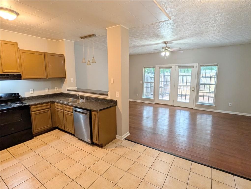 3 bedroom, 3 bathroom, 1,810 sq ft townhouse for sale at 4267 High Park Lane, Atlanta, GA 30344 — photo 4