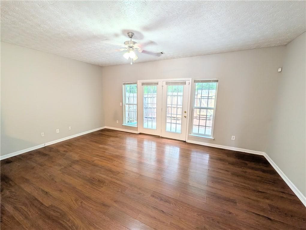 3 bedroom, 3 bathroom, 1,810 sq ft townhouse for sale at 4267 High Park Lane, Atlanta, GA 30344 — photo 6