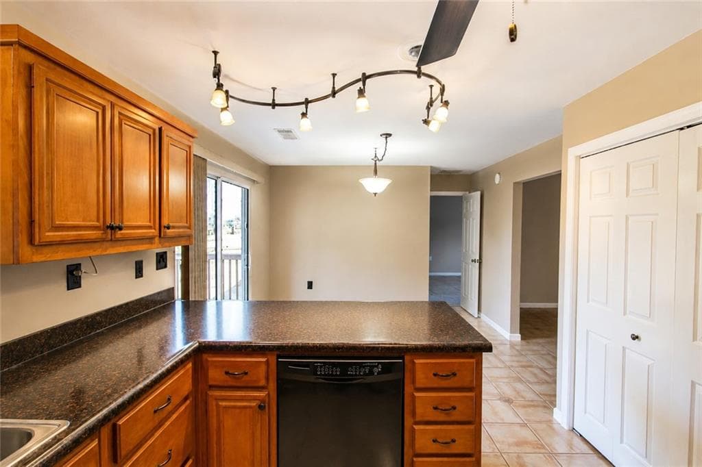 1 bedroom, 1 bathroom, 990 sq ft apartment for rent at 1825 Skyline Drive, Cumming, GA 30041 for $900 a month — photo 7