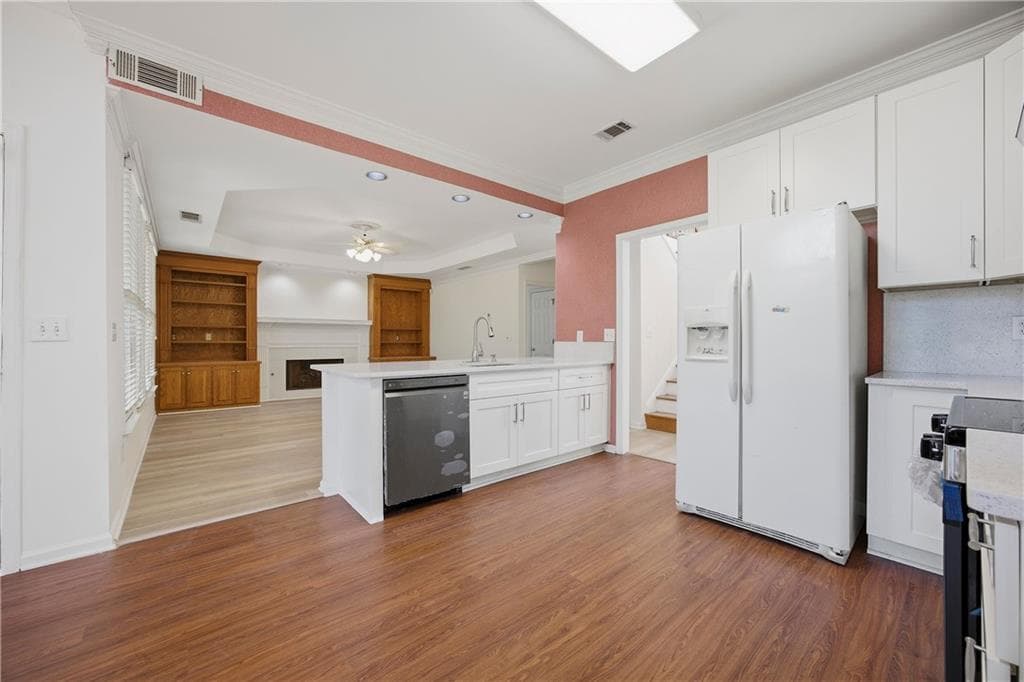 4 bedroom, 3 bathroom, 2,868 sq ft single family residence for sale at 4625 Fairway View Court, Duluth, GA 30096 — photo 7