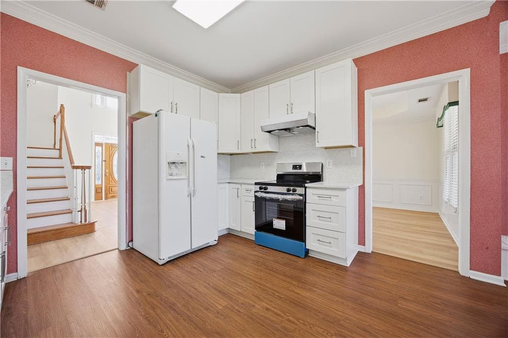 4 bedroom, 3 bathroom, 2,868 sq ft single family residence for sale at 4625 Fairway View Court, Duluth, GA 30096 — photo 8