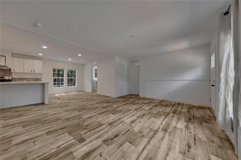 4 bedroom, 2 bathroom, 1,664 sq ft single family residence under contract at 122 HDR Drive, Maysville, GA 30558 — photo 6