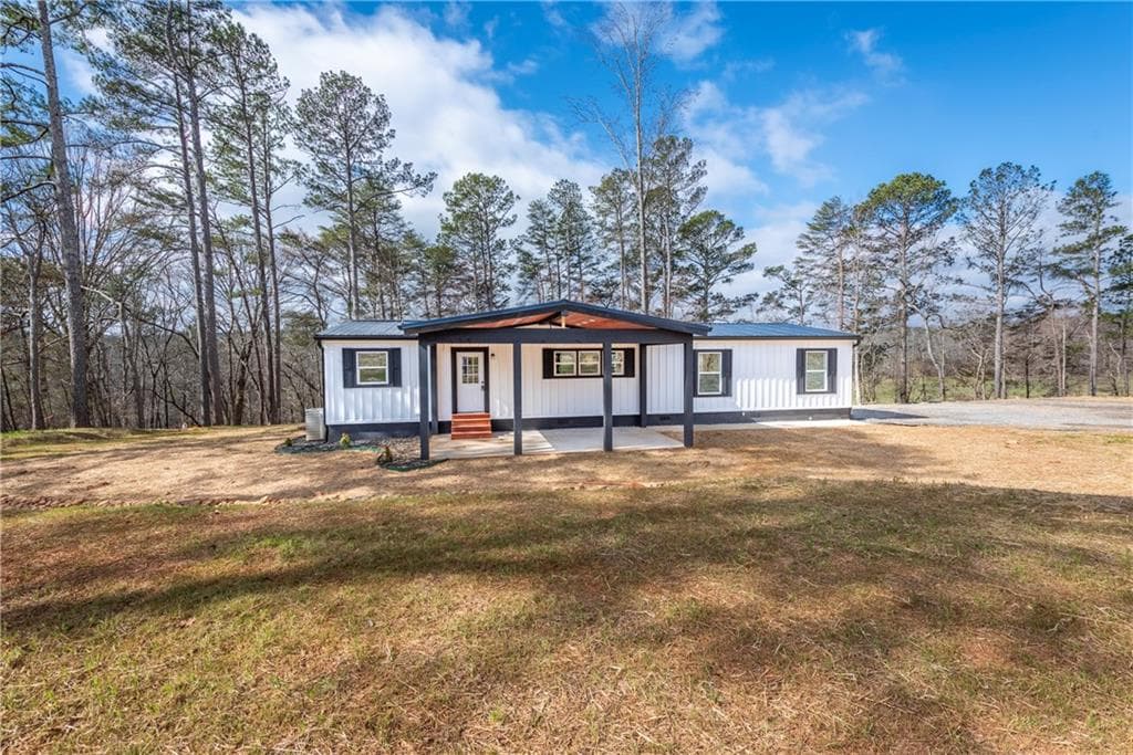 3 bedroom, 2 bathroom, 1,674 sq ft single family residence for sale at 121 Haley Mountain Road, Talking Rock, GA 30275 — photo 2