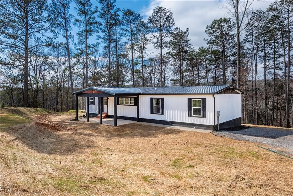 3 bedroom, 2 bathroom, 1,674 sq ft single family residence for sale at 121 Haley Mountain Road, Talking Rock, GA 30275 — photo 3