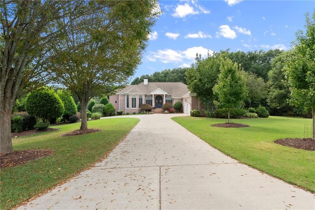 5 bedroom, 5 bathroom, 9,392 sq ft single family residence for sale at 4290 Waterworks Road, Jefferson, GA 30549 — photo 4