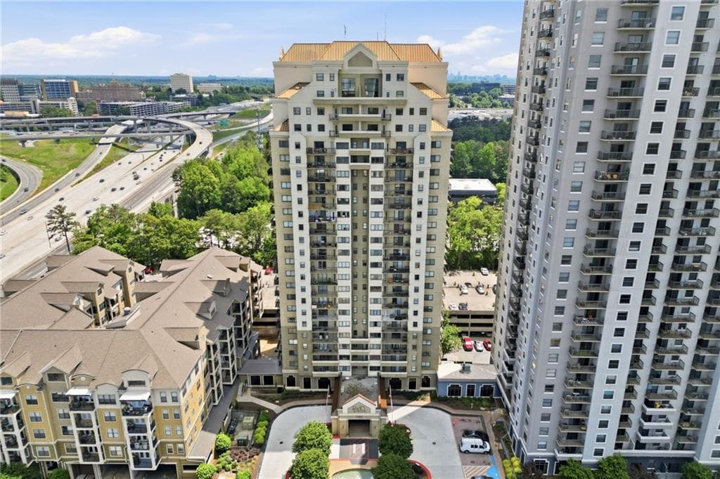 2 bedroom, 3 bathroom, 1,655 sq ft condominium for sale at 799 Hammond Drive 402, Atlanta, GA 30328 — photo 1 of 28