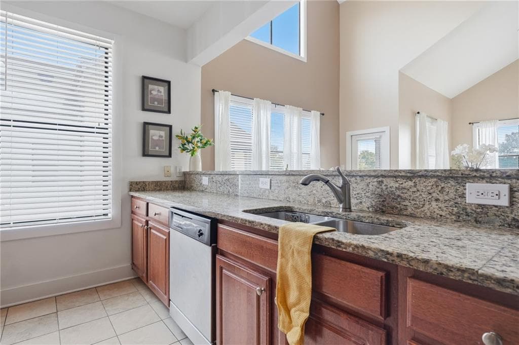 2 bedroom, 3 bathroom, 1,655 sq ft condominium for sale at 799 Hammond Drive 402, Atlanta, GA 30328 — photo 10