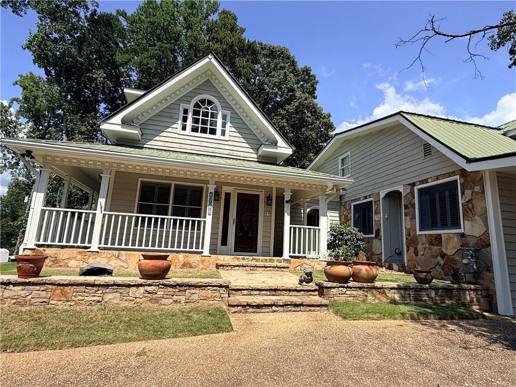 3 bedroom, 3 bathroom, 3,369 sq ft single family residence for rent at 6708 Bass Circle, Buford, GA 30518 for $2,500 a month — photo 1 of 46
