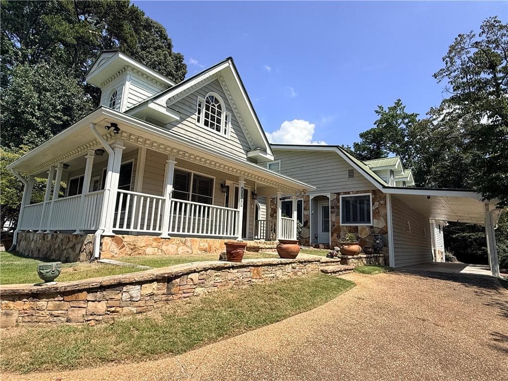 3 bedroom, 3 bathroom, 3,369 sq ft single family residence for rent at 6708 Bass Circle, Buford, GA 30518 for $2,500 a month — photo 3