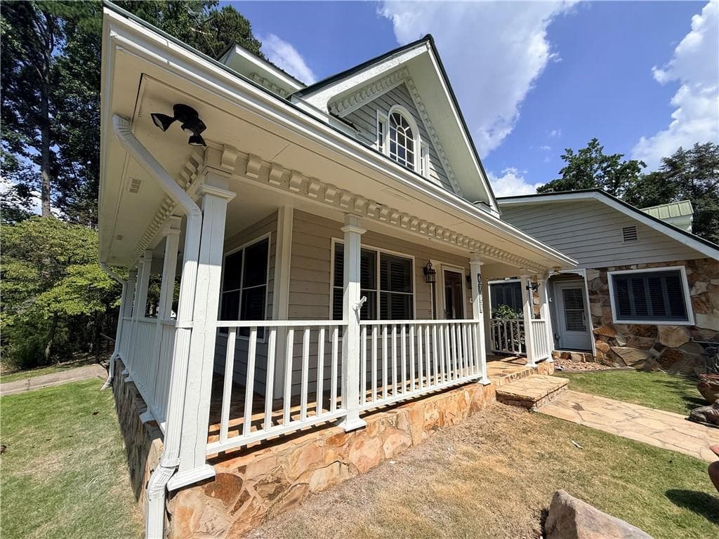 3 bedroom, 3 bathroom, 3,369 sq ft single family residence for rent at 6708 Bass Circle, Buford, GA 30518 for $2,500 a month — photo 6