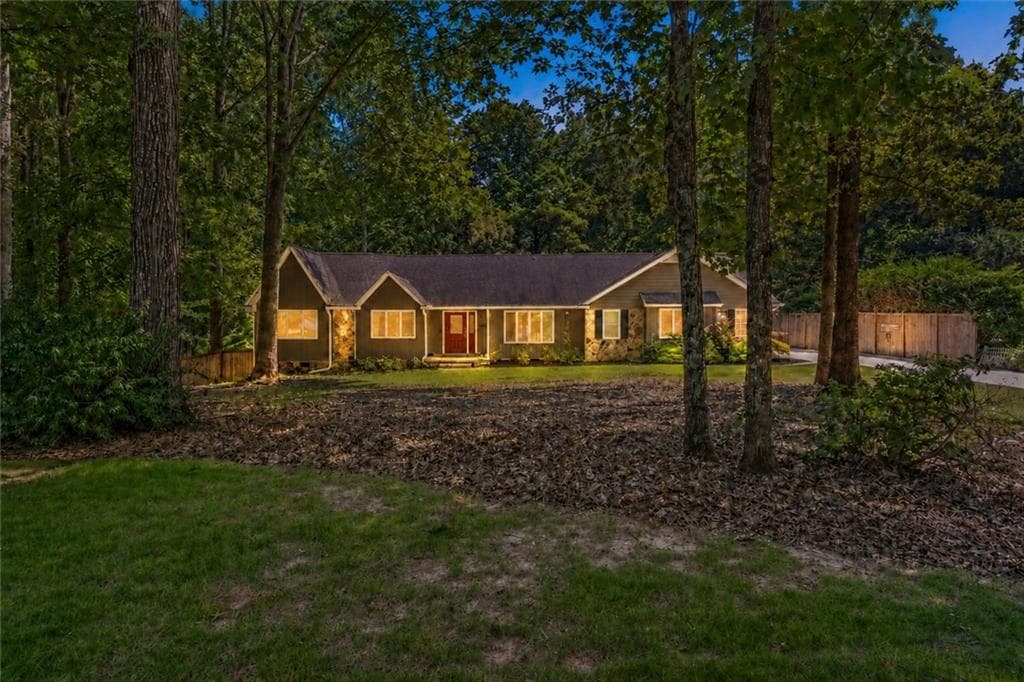 4 bedroom, 2 bathroom, 2,118 sq ft single family residence for sale at 1820 Commonwealth Avenue, Cumming, GA 30041 — photo 1 of 21