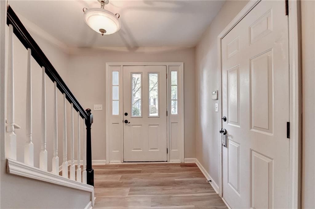 3 bedroom, 4 bathroom, 1,550 sq ft townhouse for sale at 3980 Church View Lane, Suwanee, GA 30024 — photo 5